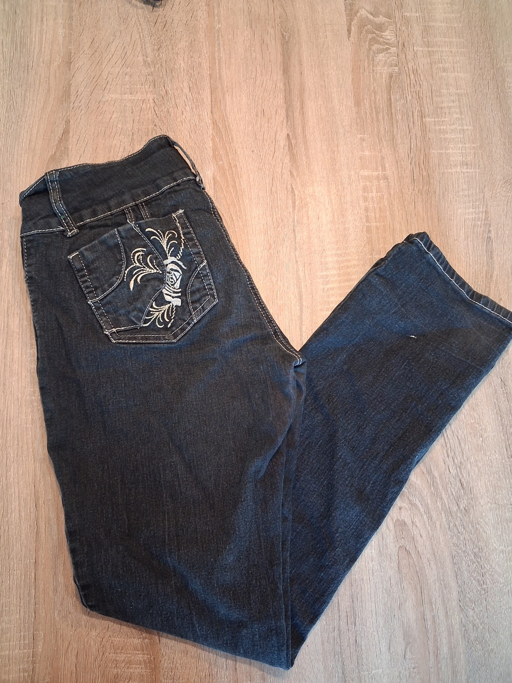 Dark Blue Women's Embroidered Pocket Jeans